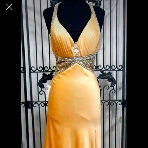 Prom, Evening dress - Picture 2 of 3